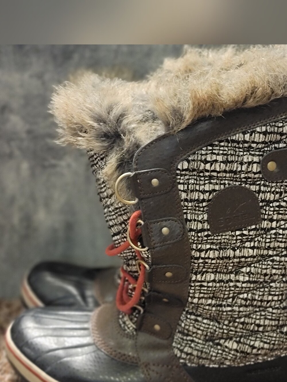 Sorel Women's Tofino Faux Fur Cuff Boot 10.5